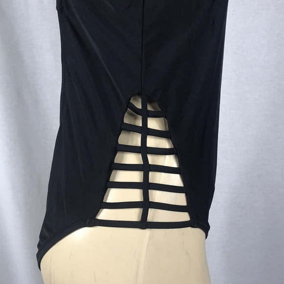 Shade & Shore Size Small Black One Piece Swimsuit With Padded Cups. New With Tag - Picture 3 of 4